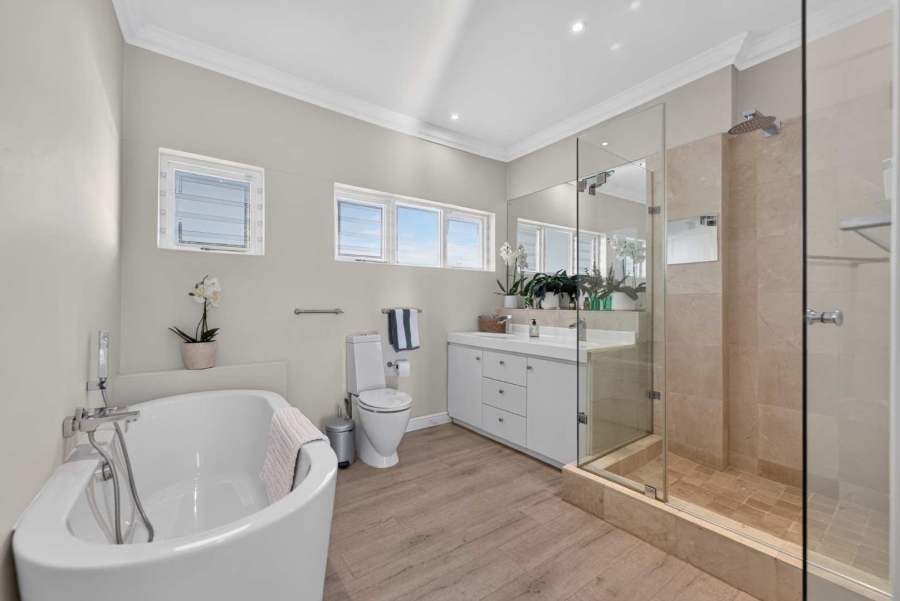 4 Bedroom Property for Sale in Camps Bay Western Cape